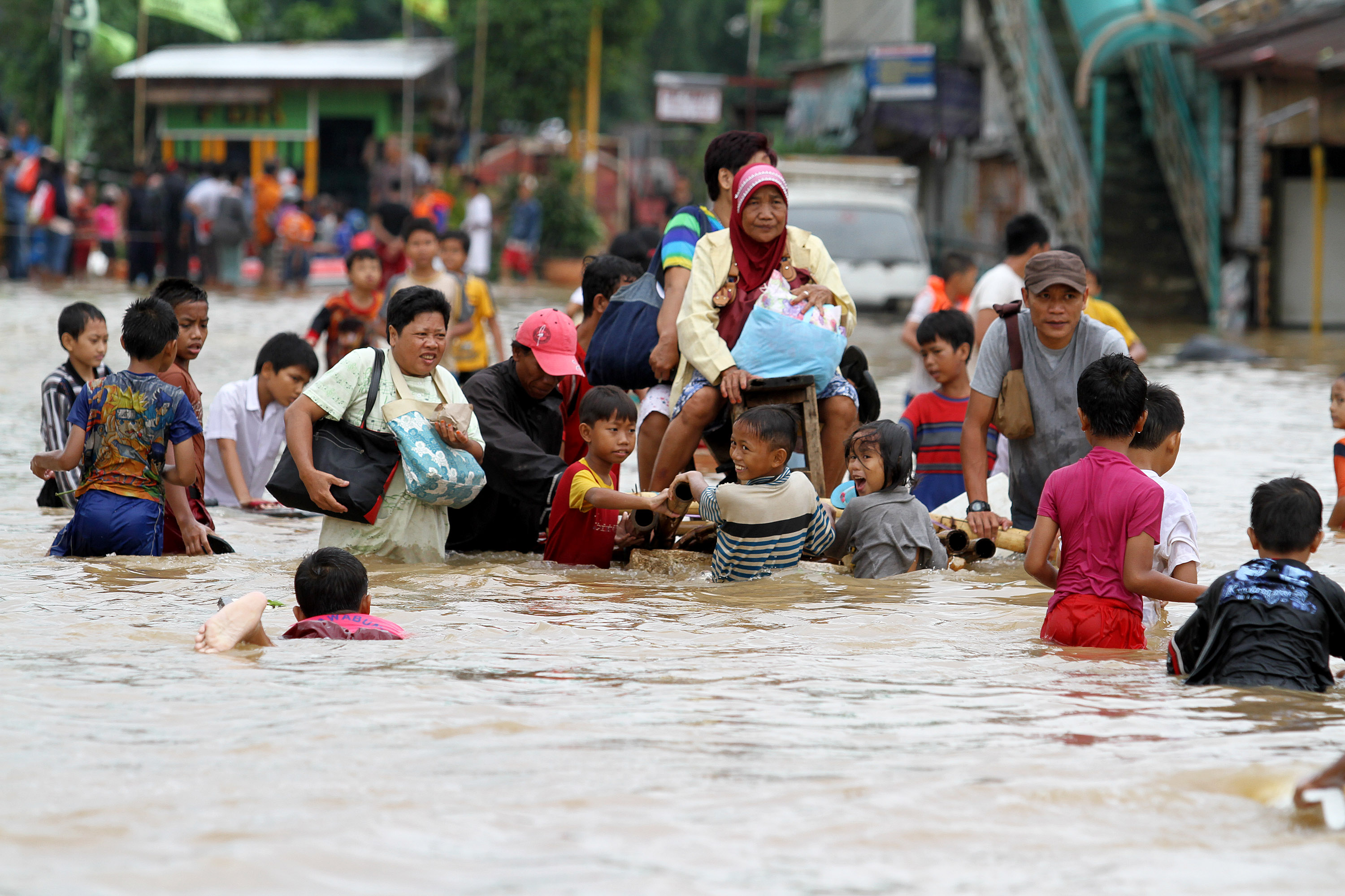 Sering Banjir, Pendidikan di Musi Rawas Tetap Berjalan 